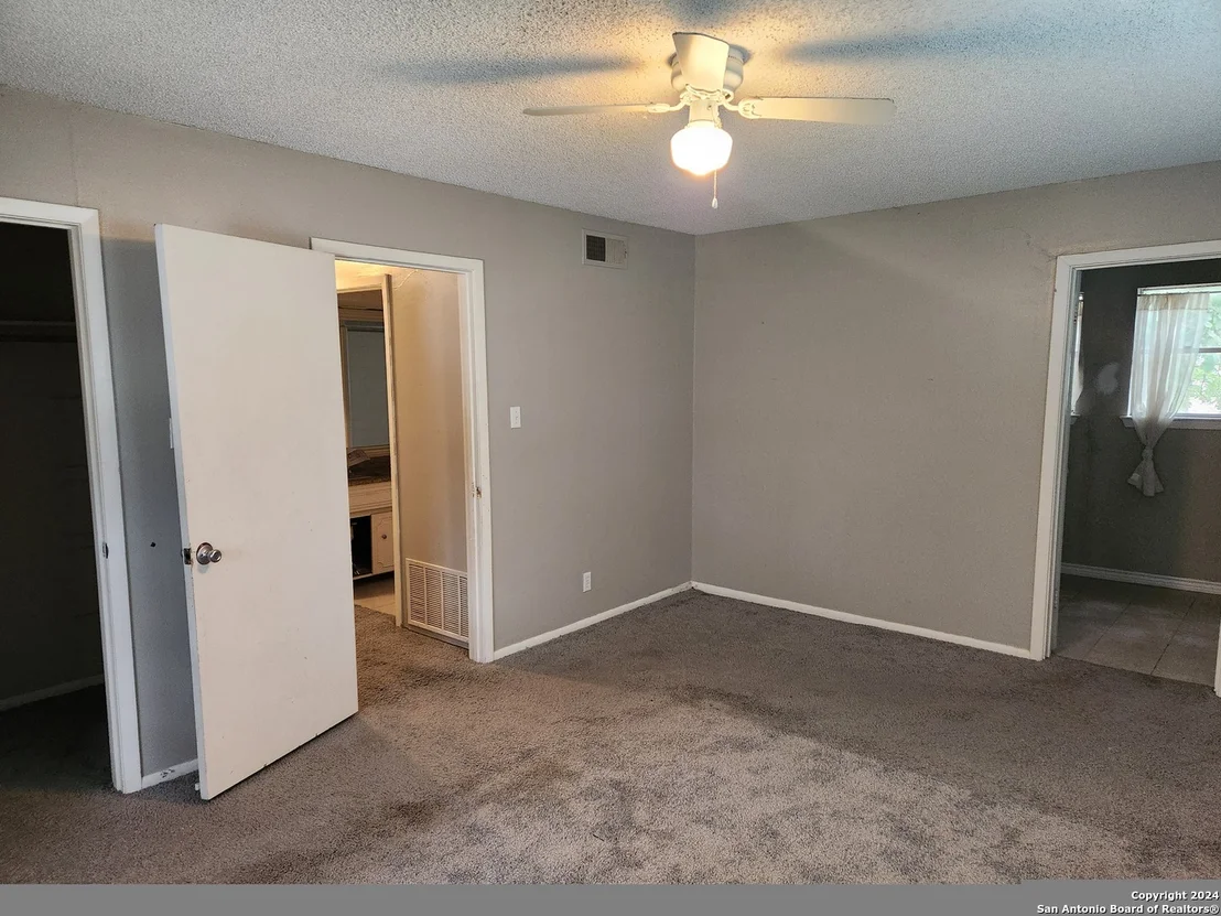Photo of 327 MADRID DR