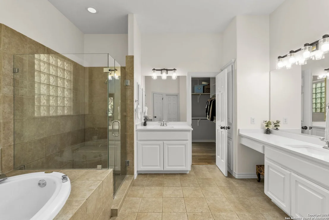 Photo of 915 Foxton