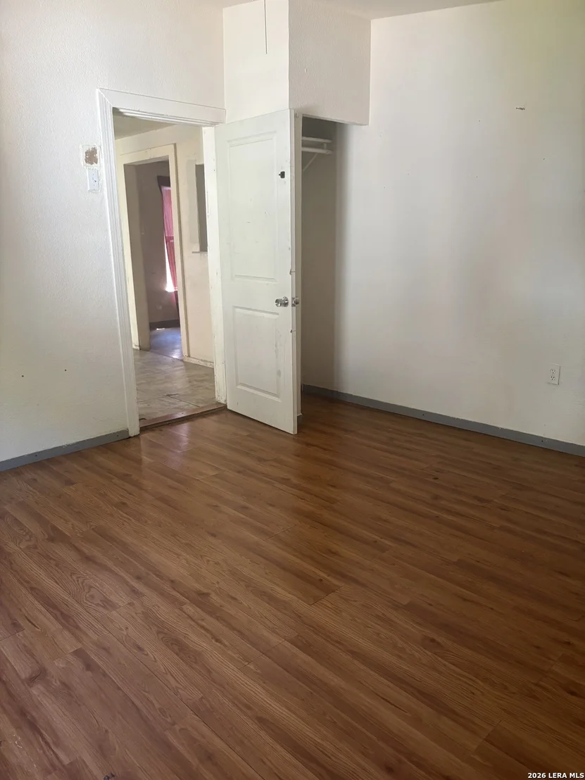 Photo of 1220 Romero