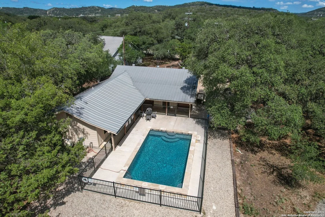 Photo of 31 LAUREL LN