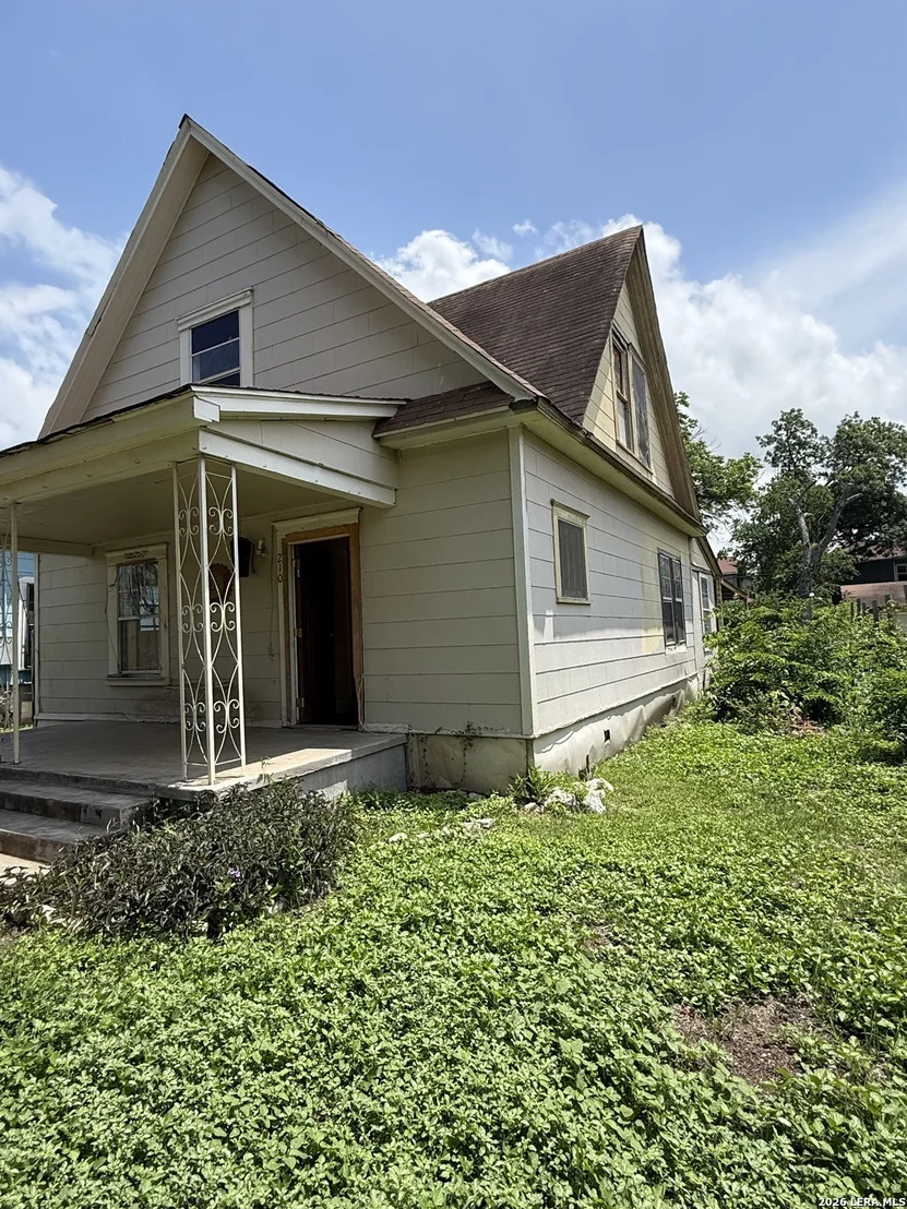 Photo of 210 Chicago Blvd