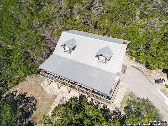 Photo of 606 Canyon Oaks Dr