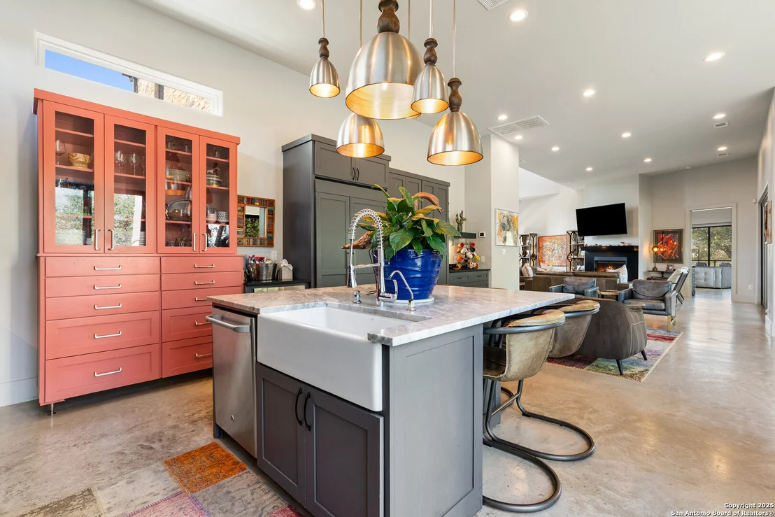 Photo of 106 laguna
