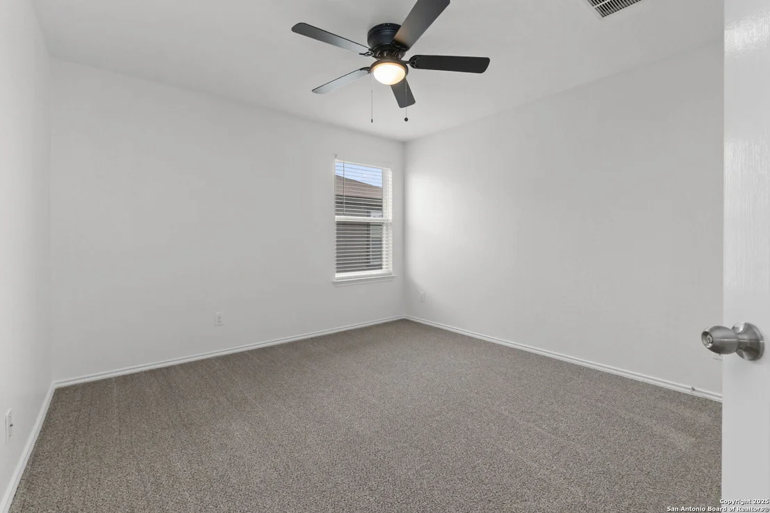 Photo of 3917 Legend Pond