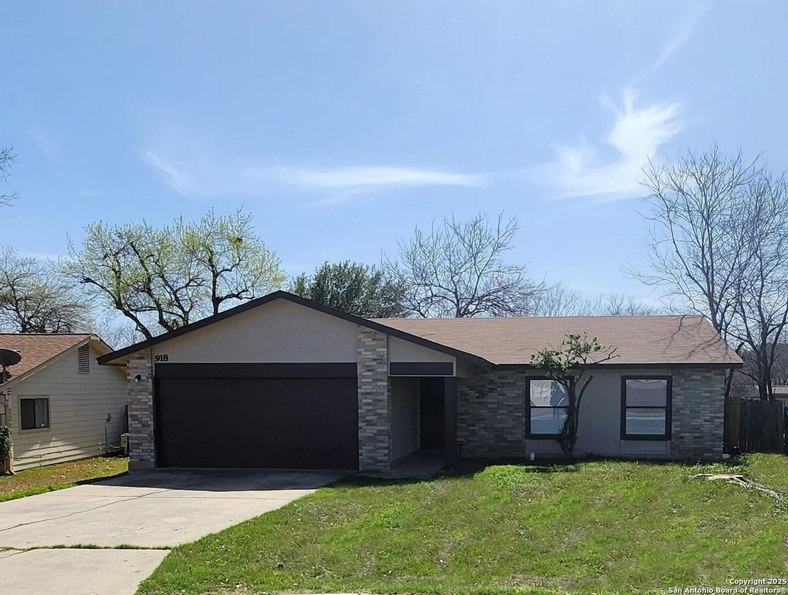 Photo of 918 ROLLING ROCK DR
