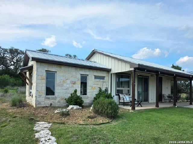 Photo of 106 RIVER MOUNTAIN DR