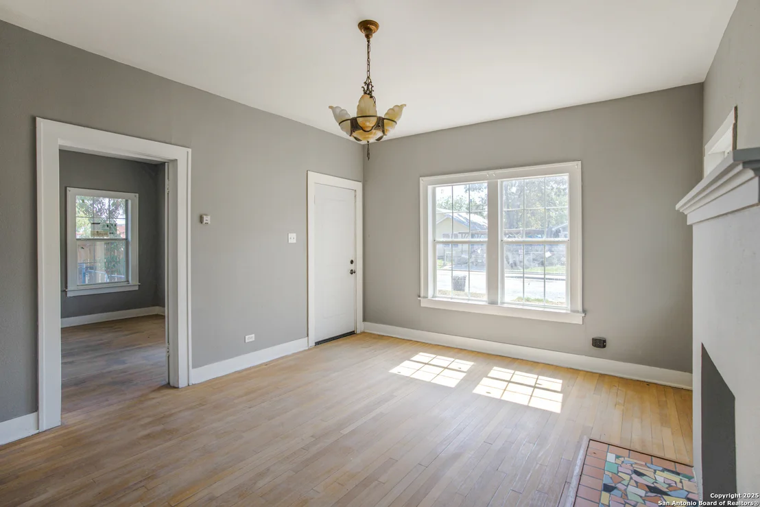 Photo of 923 SACRAMENTO