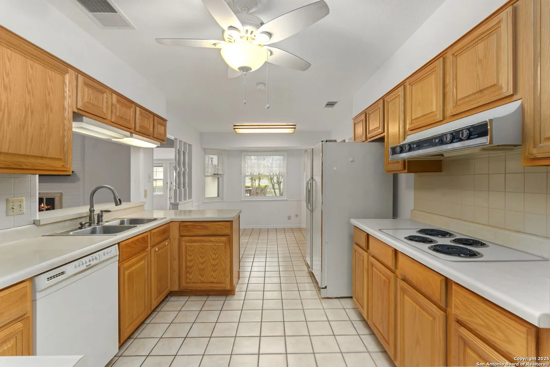 Photo of 5922 Windhaven