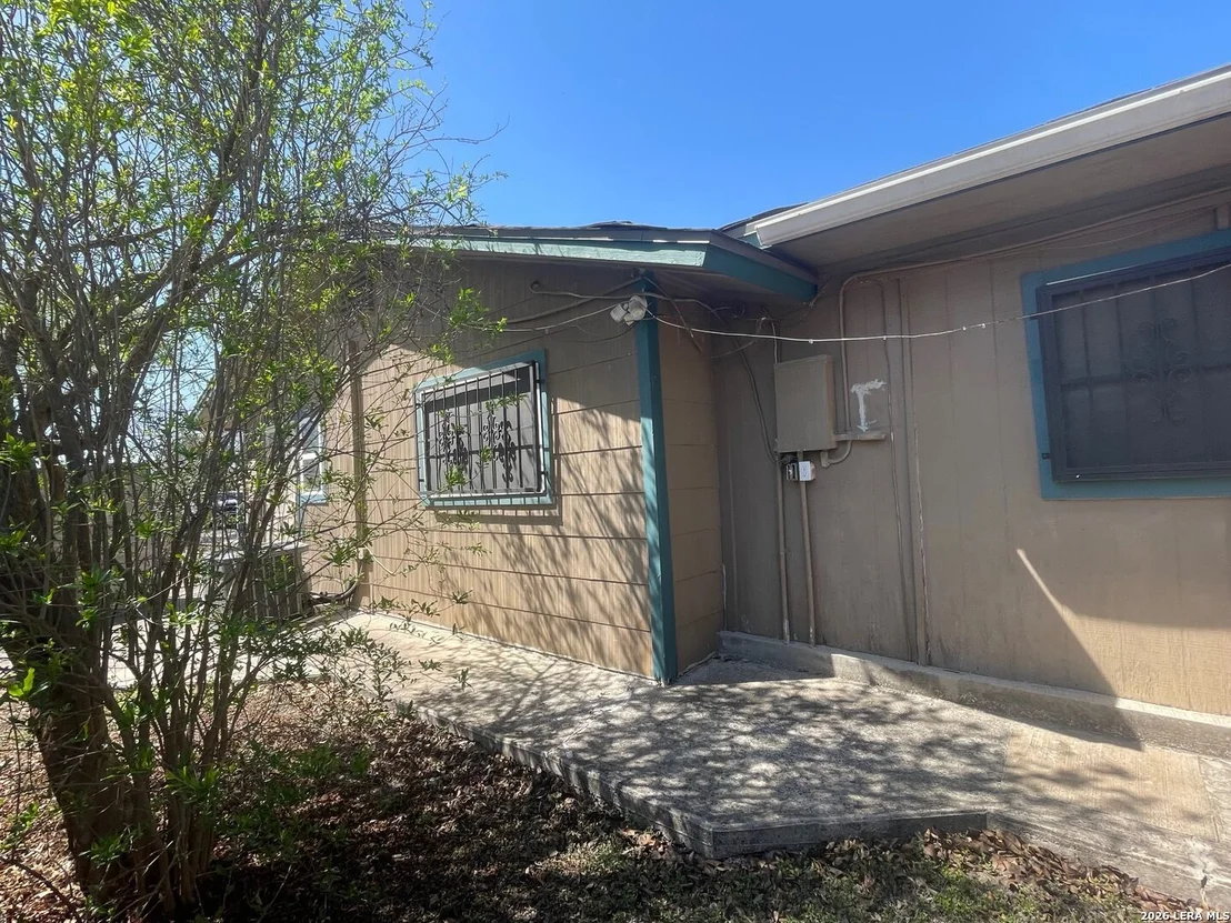 Photo of 4830 Castle Bridge