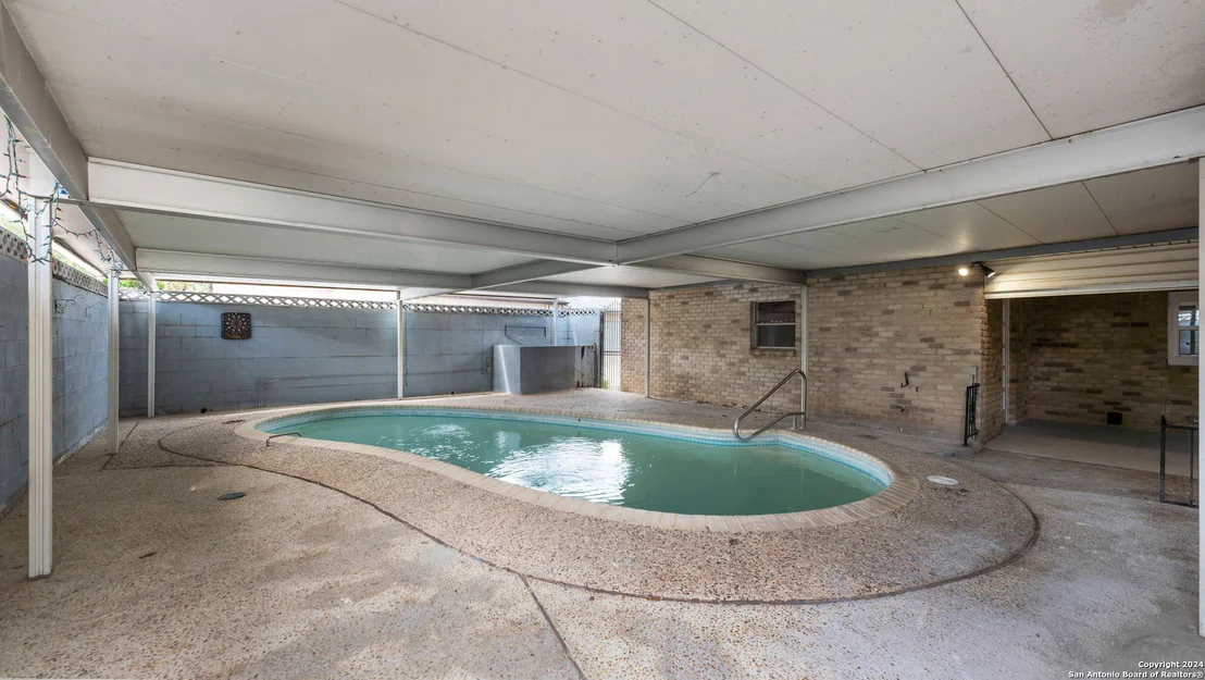 Photo of 350 FENWICK DR