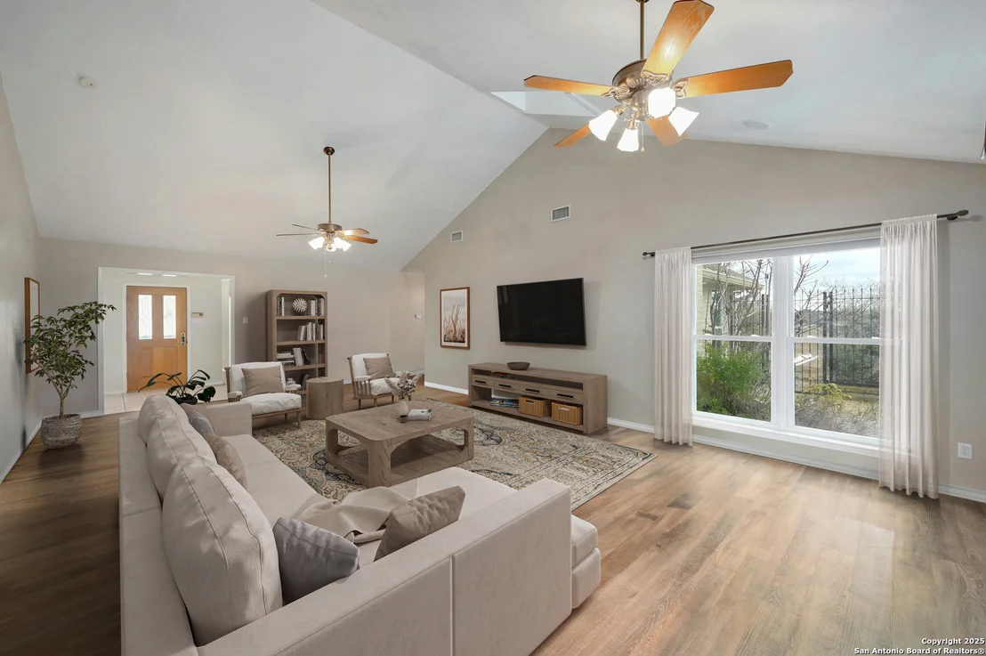Photo of 315 Greenleaf Dr