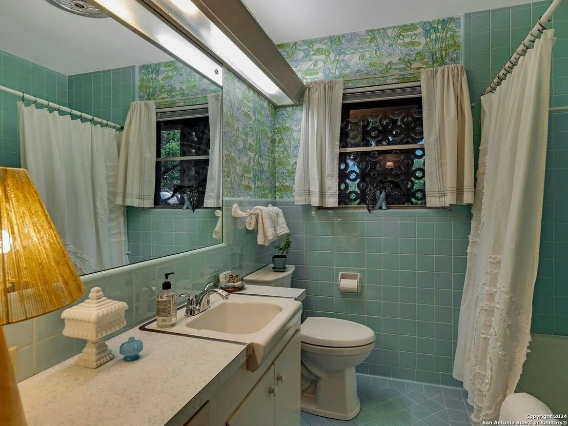 Photo of 108 LABURNUM DR