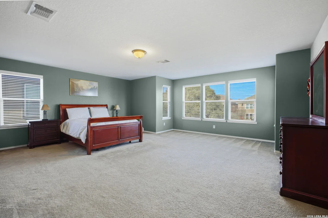 Photo of 20331 Roche Oak
