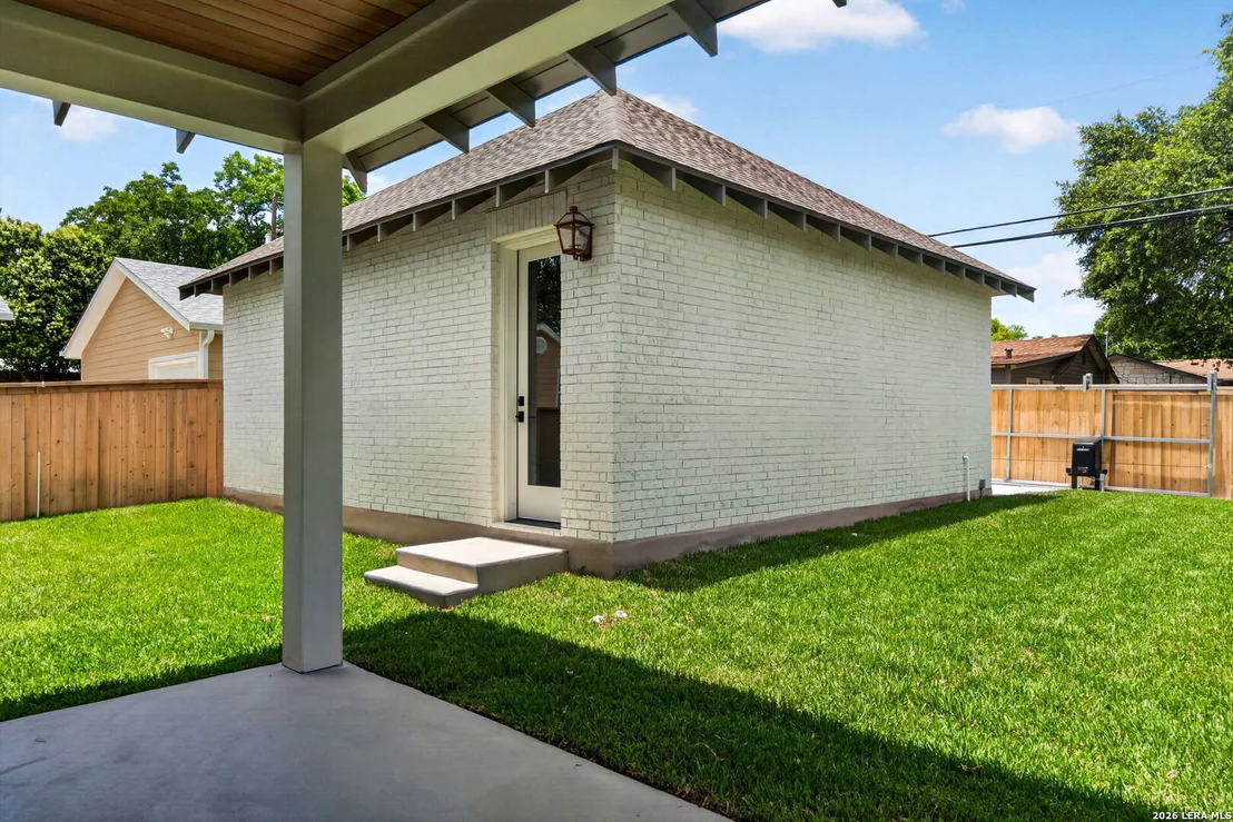 Photo of 255 CLAYWELL DR