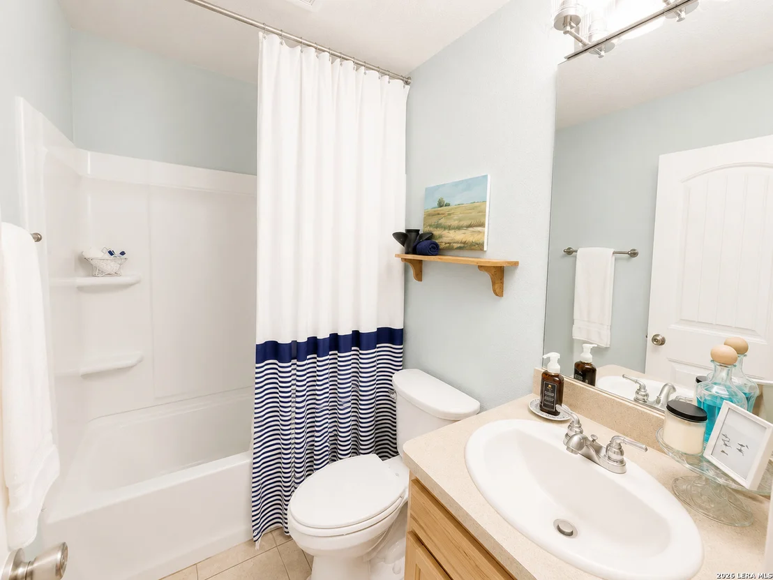 Photo of 1376 Hedgestone