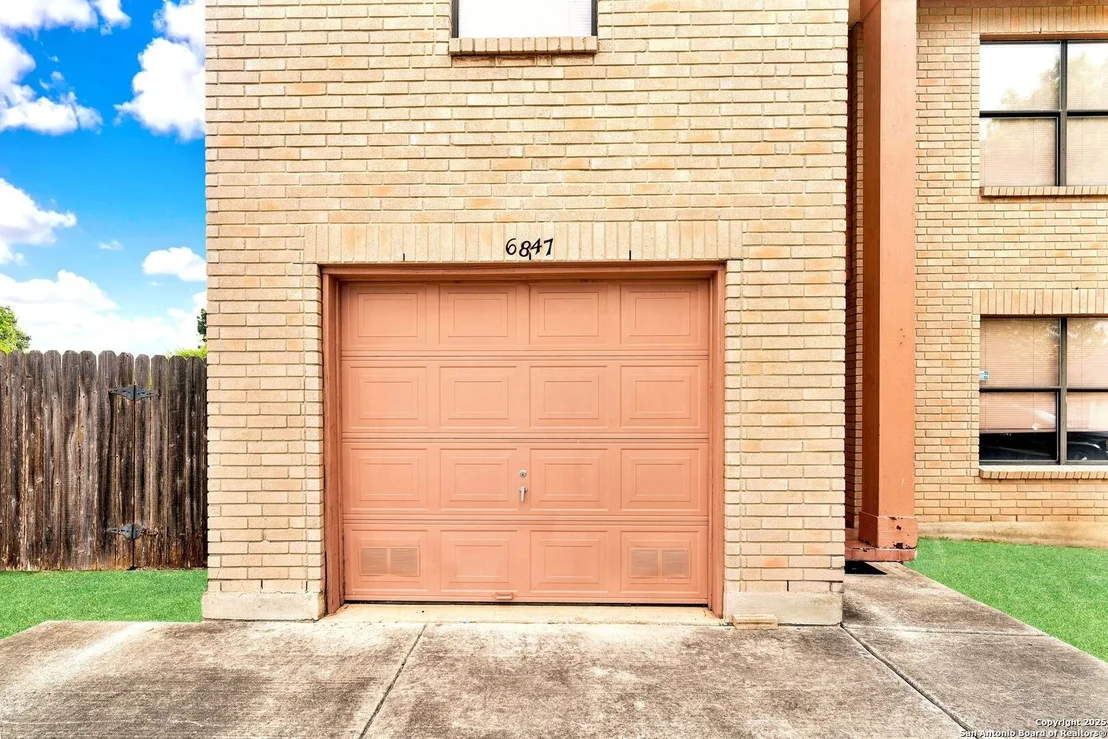 Photo of 6847 Evercrest