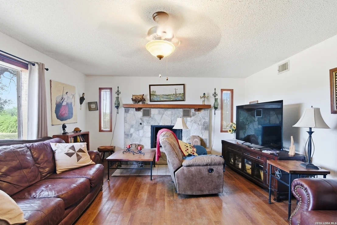 Photo of 383 County Road 404