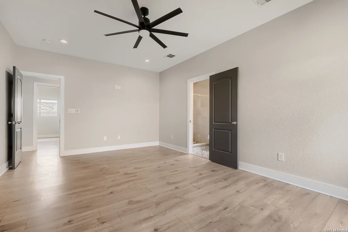 Photo of 722 GROSVENOR