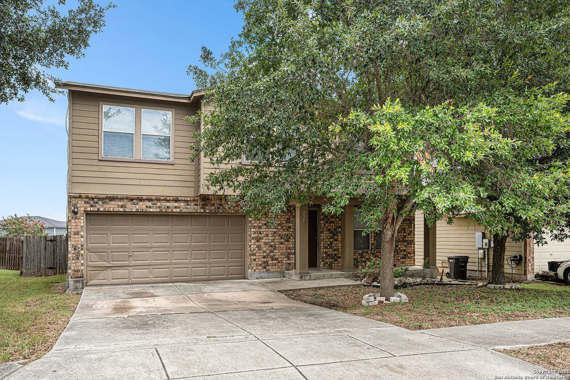 Photo of 237 Hinge Chase