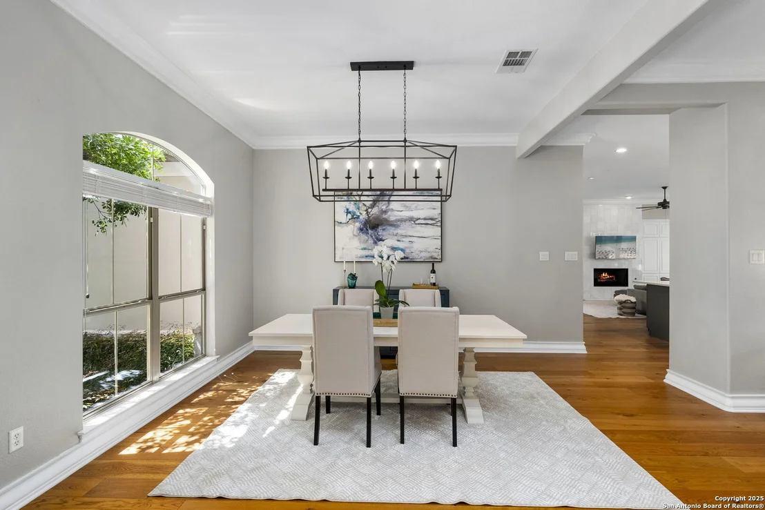 Photo of 915 Foxton