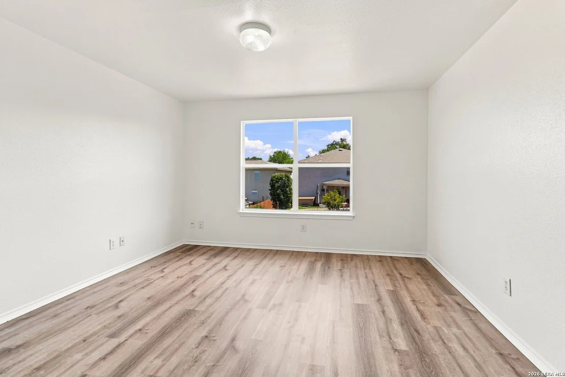 Photo of 934 MAGNOLIA Summit
