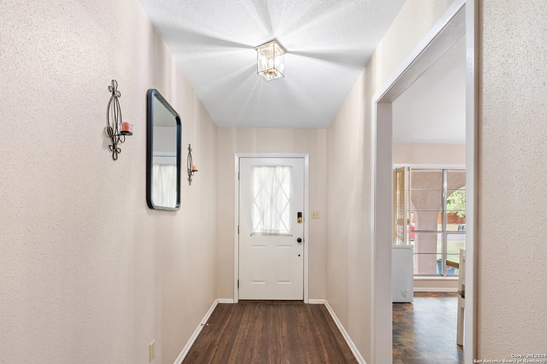 Photo of 5 DONNA DR