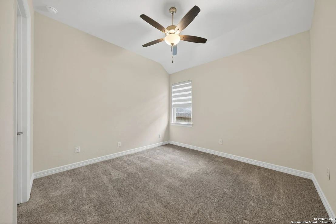 Photo of 123 Low Meadow