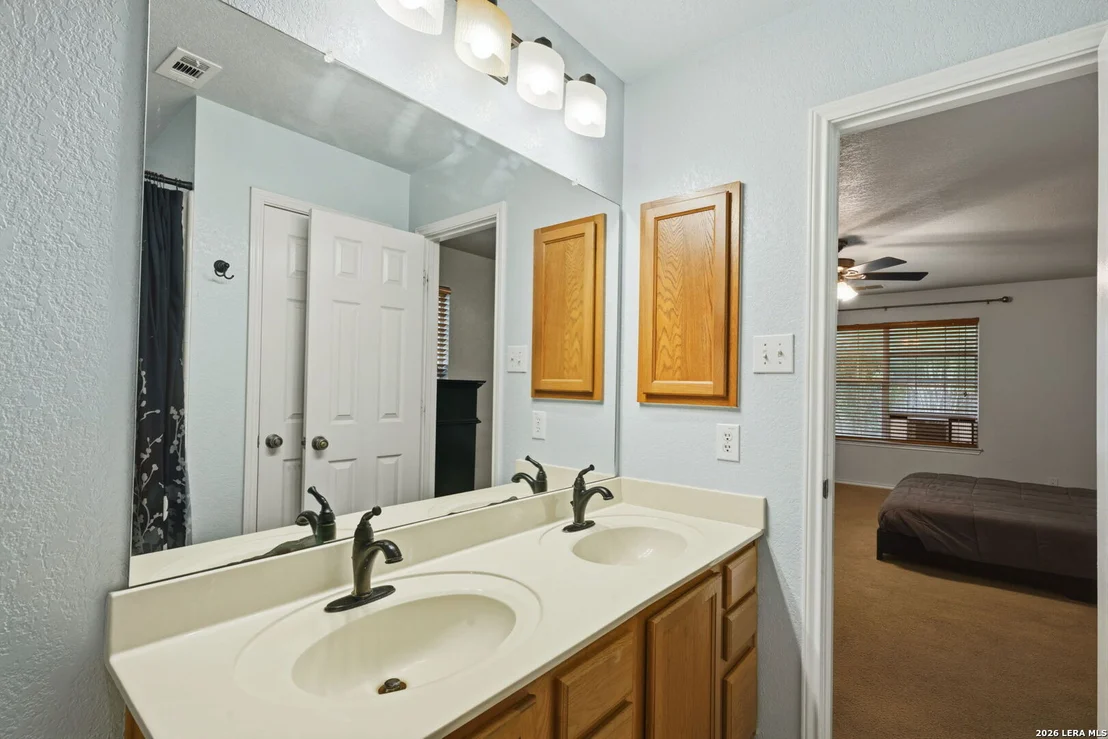 Photo of 1318 LAUREL LK