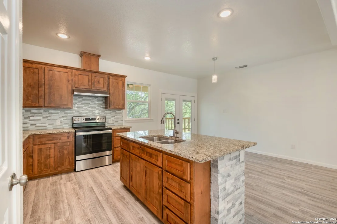 Photo of 423 County Road 2471