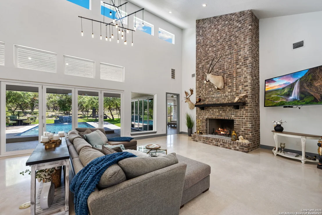 Photo of 1114 Savanna
