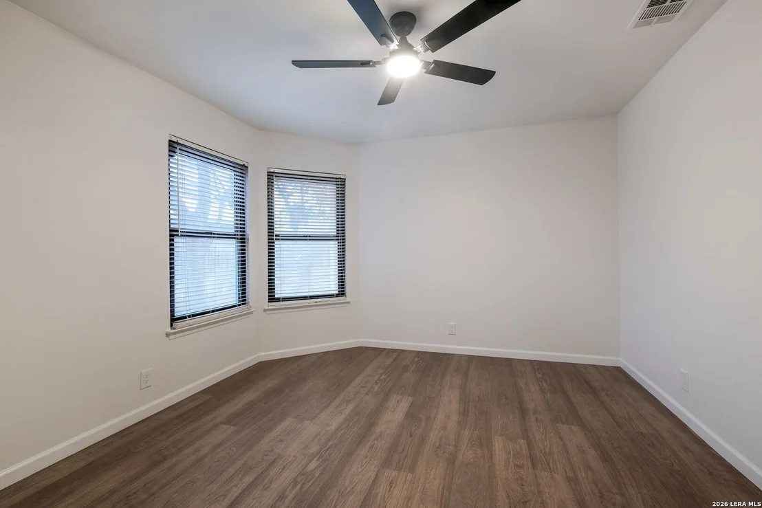 Photo of 5438 Maple Vista