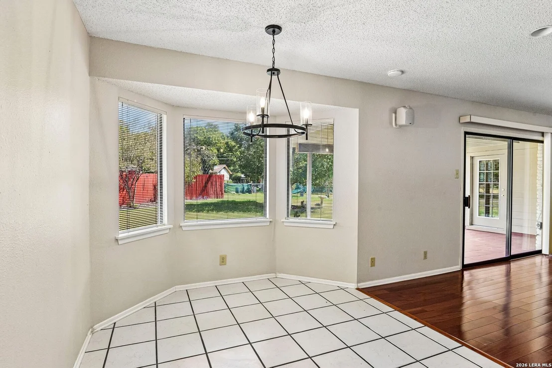 Photo of 8714 MIDCROWN DR