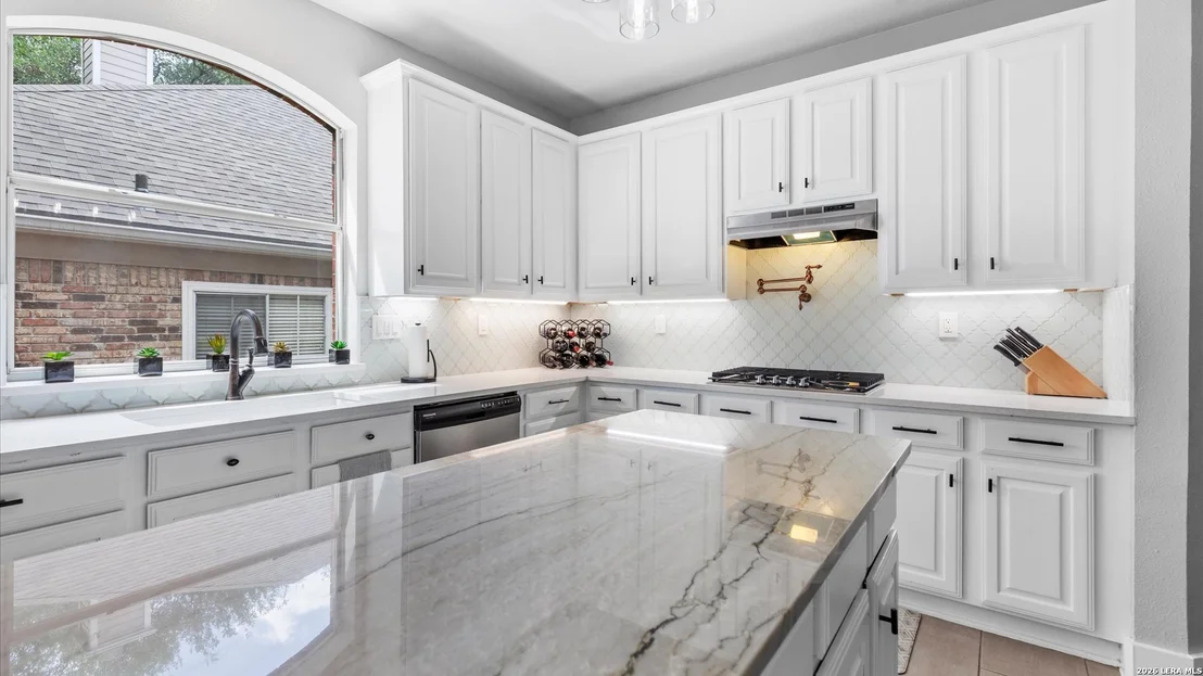 Photo of 1158 Bluff Forest