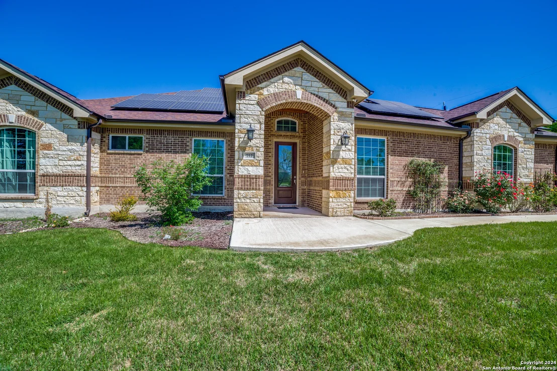 Photo of 712 COUNTY ROAD 3823