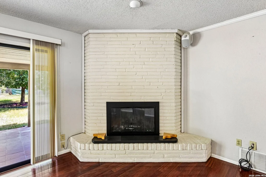 Photo of 8714 MIDCROWN DR
