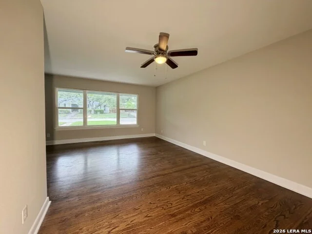 Photo of 539 Oakleaf Dr