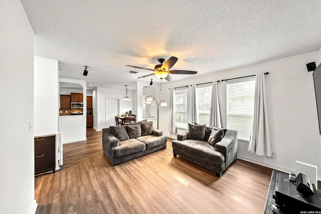 Photo of 6703 Karnes Leaf