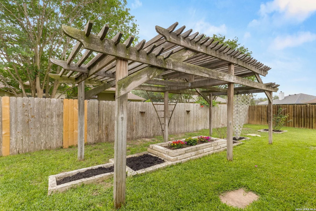 Photo of 809 Saint James