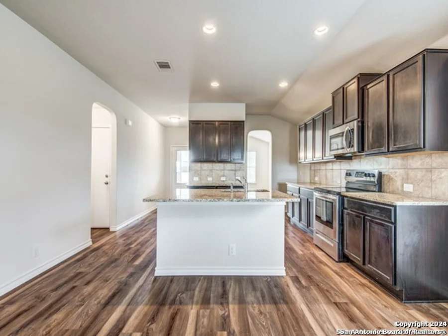 Photo of 128 Grand Rapids