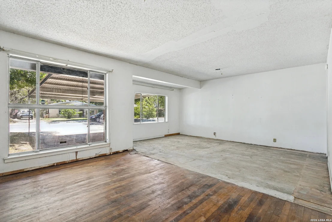 Photo of 247 Edna