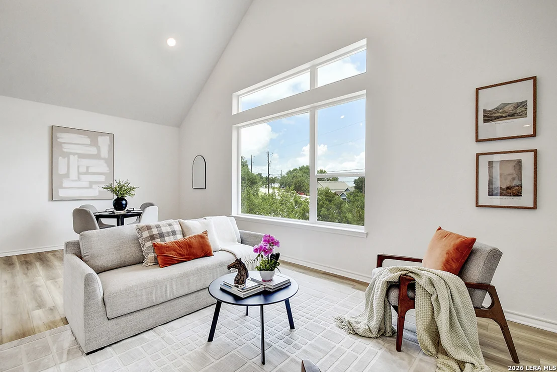 Photo of 352 Caveside Drive
