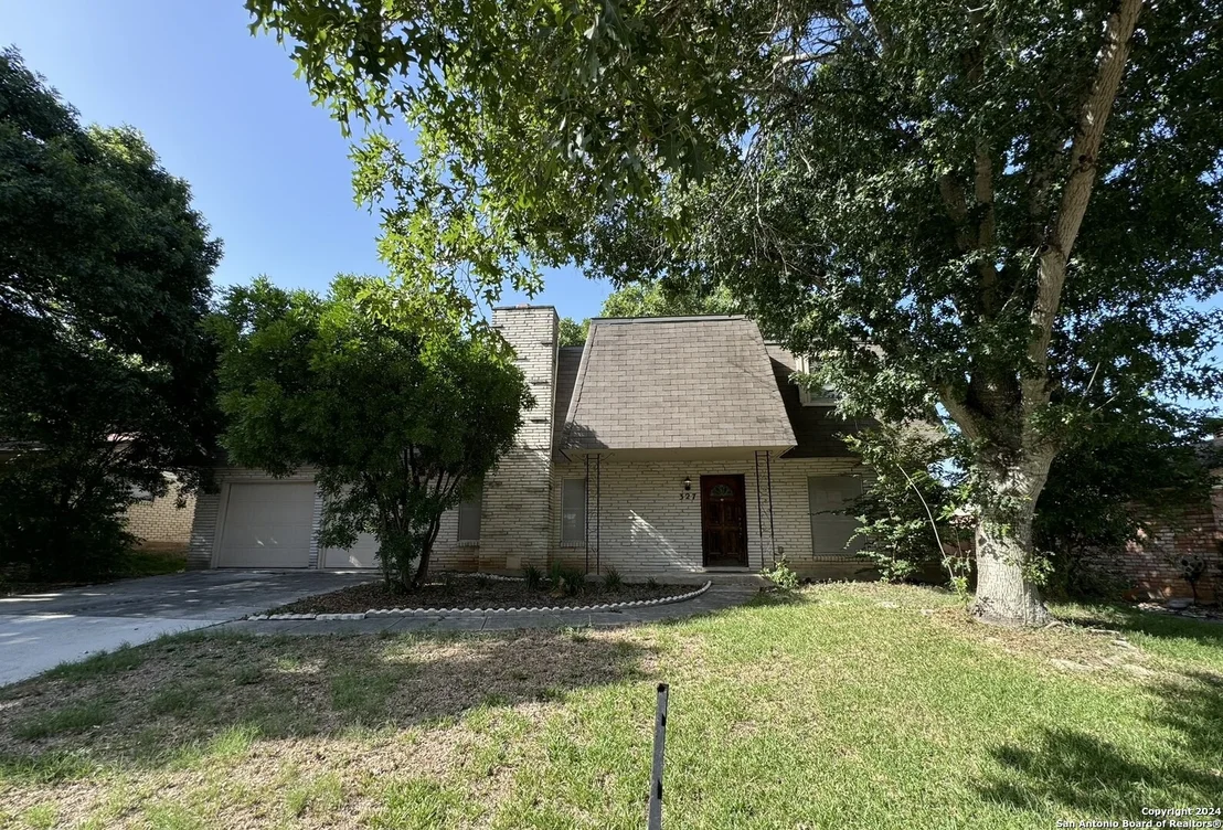 Photo of 327 MADRID DR