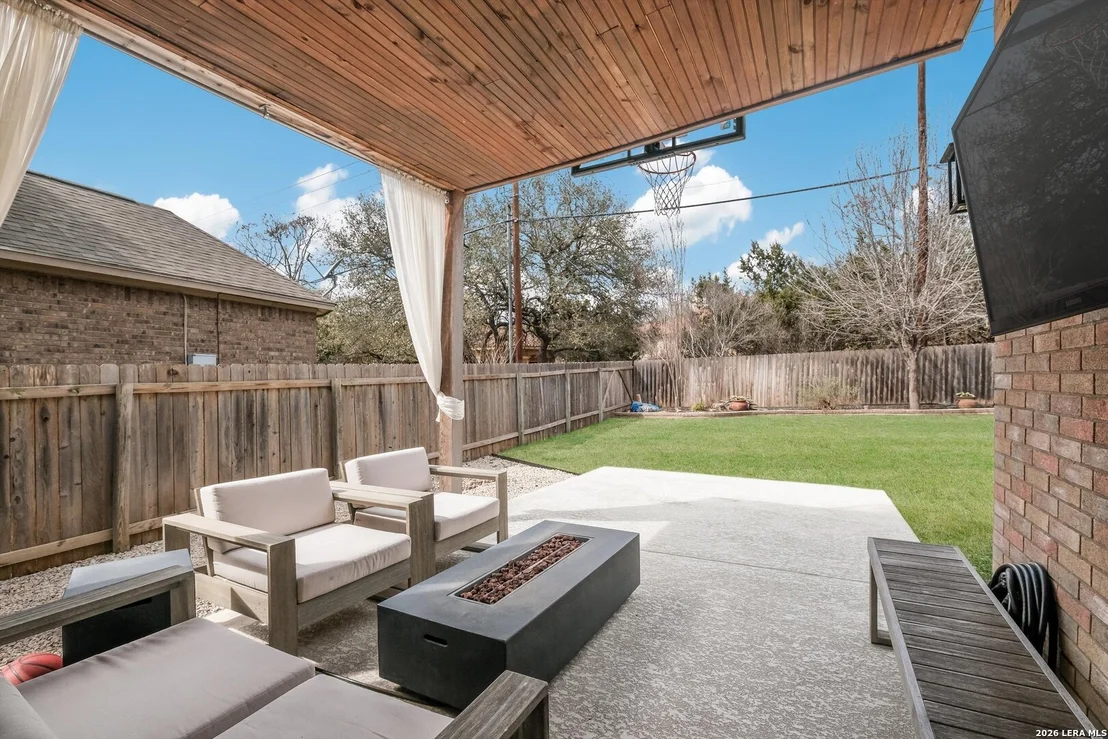 Photo of 823 Peg Oak
