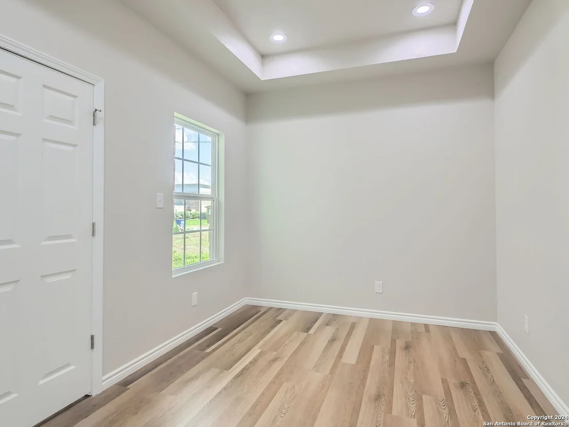 Photo of 8501 UTOPIA BLVD