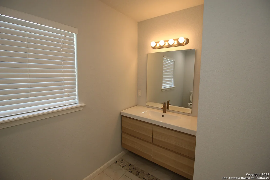Photo of 64 Vaughan Pl