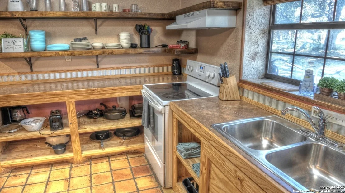 Photo of 65 PINEVIEW RD