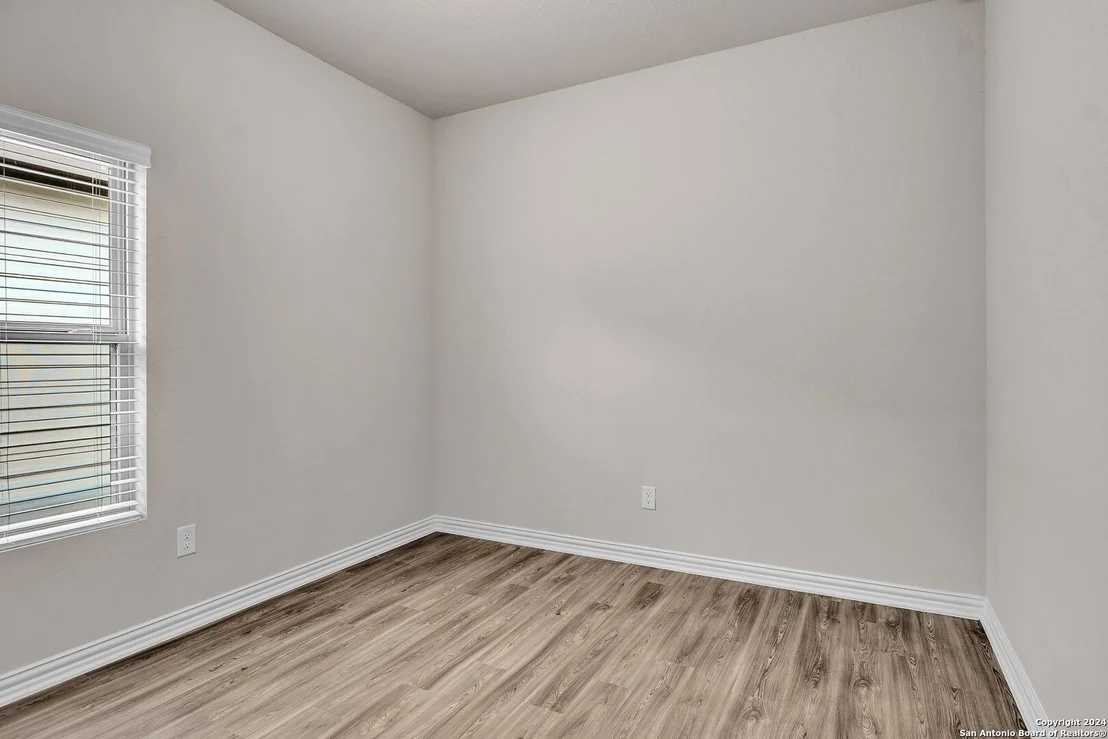 Photo of 5515 Devils Gate