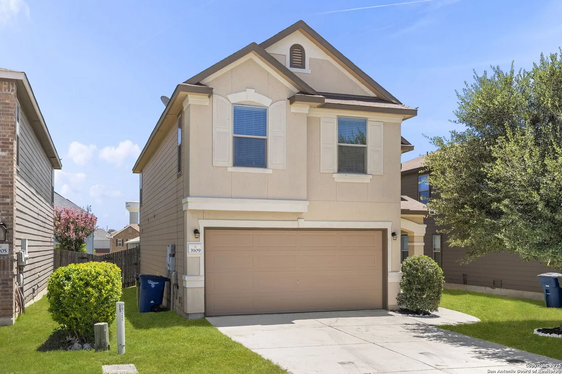Photo of 3909 Legend Pond