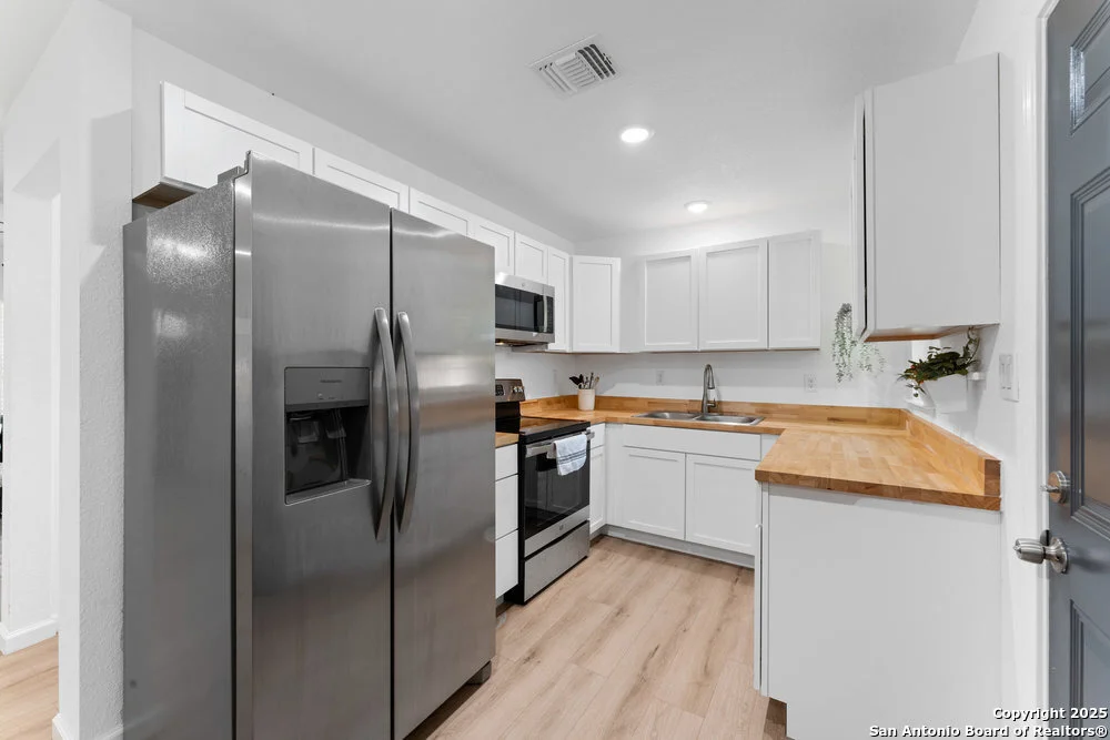 Photo of 338 TOMROB DR