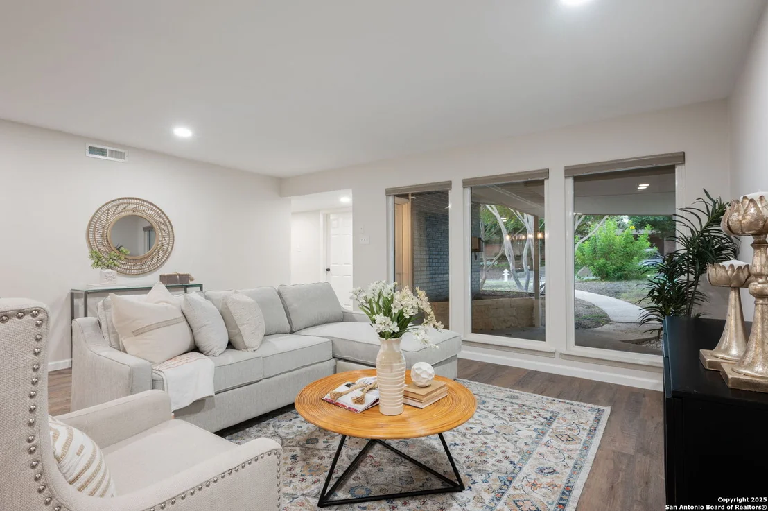 Photo of 929 Morningside